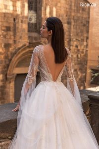 robe-mariée-dos-manches-longues-princesse