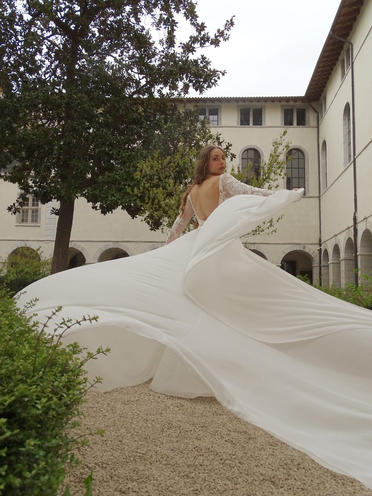 Porto Vecchio - Robe de Mariée Princesse Moderne – Image 5